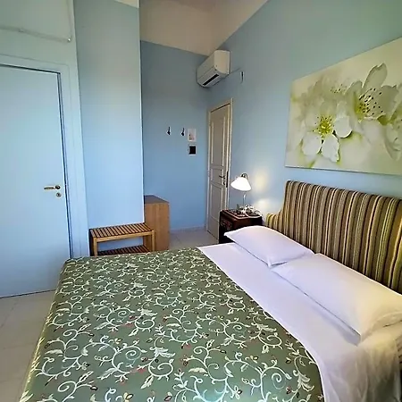 Bed & Breakfast Afra 3*
