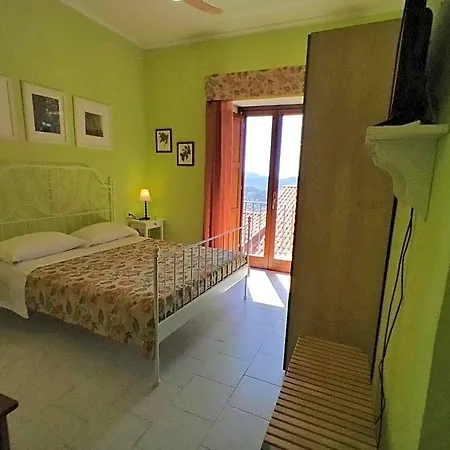 Bed & Breakfast Afra